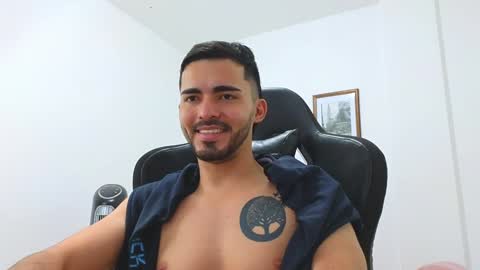 Snapshot of alejandroo_7 chatting on 01-04-25, 02:14 alejandroo_7 online show from 01-04-25, 02:14