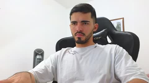 Snapshot of alejandroo_7 chatting on 01-08-25, 02:57 alejandroo_7 online show from 01-08-25, 02:57