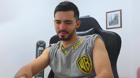 Snapshot of alejandroo_7 chatting on 01-08-25, 08:39 alejandroo_7 online show from 01-08-25, 08:39