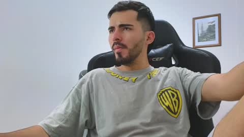 Snapshot of alejandroo_7 chatting on 01-08-25, 11:52 alejandroo_7 online show from 01-08-25, 11:52