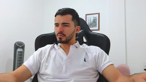 Snapshot of alejandroo_7 chatting on 01-11-25, 08:21 alejandroo_7 online show from 01-11-25, 08:21