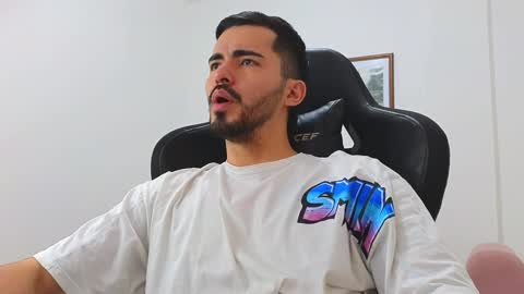 Snapshot of alejandroo_7 chatting on 01-13-25, 07:10 alejandroo_7 online show from 01-13-25, 07:10