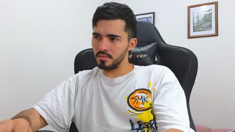 Snapshot of alejandroo_7 chatting on 01-15-25, 09:51 alejandroo_7 online show from 01-15-25, 09:51