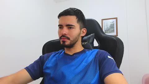 Snapshot of alejandroo_7 chatting on 01-17-25, 07:49 alejandroo_7 online show from 01-17-25, 07:49