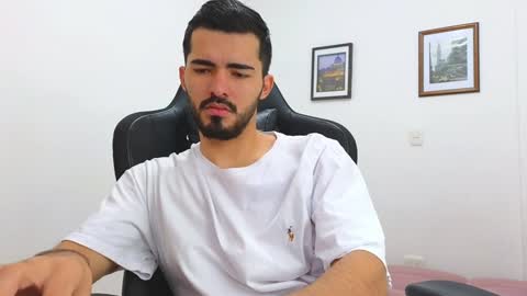 Snapshot of alejandroo_7 chatting on 01-20-25, 06:53 alejandroo_7 online show from 01-20-25, 06:53