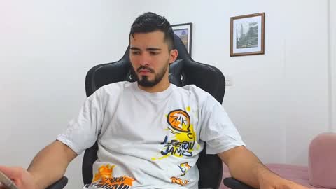 Snapshot of alejandroo_7 chatting on 02-01-25, 08:05 alejandroo_7 online show from 02-01-25, 08:05