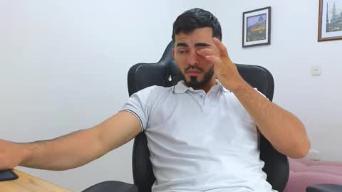 Snapshot of alejandroo_7 chatting on 02-14-25, 11:20 alejandroo_7 online show from 02-14-25, 11:20