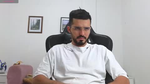 Snapshot of alejandroo_7 chatting on 09-27-25, 08:47 alejandroo_7 online show from 09-27-25, 08:47