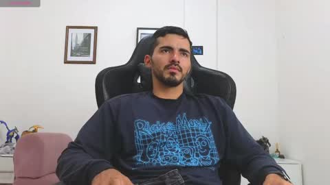 Snapshot of alejandroo_7 chatting on 10-06-25, 07:33 alejandroo_7 online show from 10-06-25, 07:33