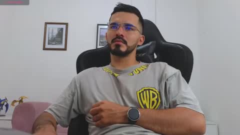 Snapshot of alejandroo_7 chatting on 10-15-25, 06:41 alejandroo_7 online show from 10-15-25, 06:41