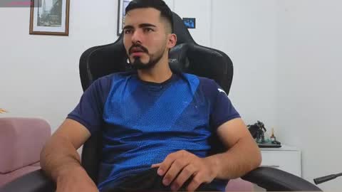 Snapshot of alejandroo_7 chatting on 10-18-25, 03:13 alejandroo_7 online show from 10-18-25, 03:13