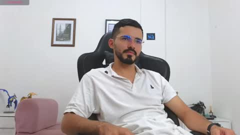 Snapshot of alejandroo_7 chatting on 10-22-25, 07:24 alejandroo_7 online show from 10-22-25, 07:24