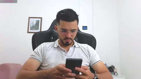 Snapshot of alejandroo_7 chatting on 11-06-25, 08:10 alejandroo_7 online show from 11-06-25, 08:10