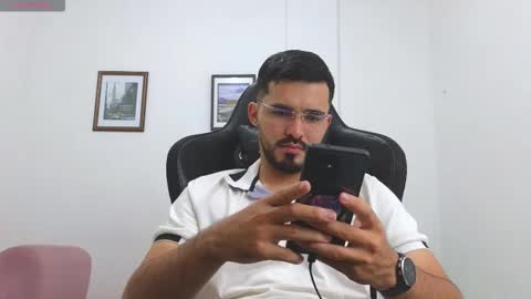 Snapshot of alejandroo_7 chatting on 11-10-25, 09:58 alejandroo_7 online show from 11-10-25, 09:58