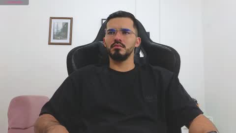 Snapshot of alejandroo_7 chatting on 11-12-25, 06:19 alejandroo_7 online show from 11-12-25, 06:19