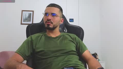 Snapshot of alejandroo_7 chatting on 11-19-25, 07:58 alejandroo_7 online show from 11-19-25, 07:58