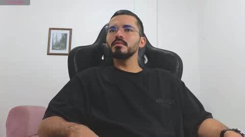 Snapshot of alejandroo_7 chatting on 12-03-25, 05:44 alejandroo_7 online show from 12-03-25, 05:44