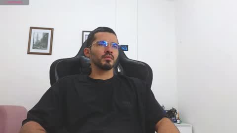 Snapshot of alejandroo_7 chatting on 12-05-25, 06:37 alejandroo_7 online show from 12-05-25, 06:37