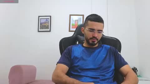 Snapshot of alejandroo_7 chatting on 12-15-25, 04:55 alejandroo_7 online show from 12-15-25, 04:55