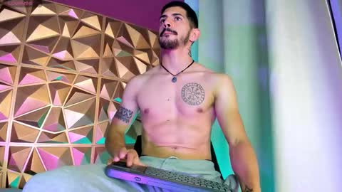 Snapshot of alejandrostorm chatting on 01-08-26, 08:11 Alejo online show from 01-08-26, 08:11