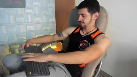 Snapshot of alejandrostorm chatting on 03-20-26, 04:28 Alejo online show from 03-20-26, 04:28