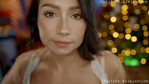 Alejandra online show from 12-11-24, 01:37