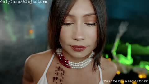 Alejandra online show from 10-26-25, 02:28