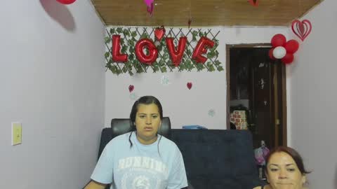 Snapshot of alejita_smithh chatting on 03-04-25, 12:33 zoe and Kataleya online show from 03-04-25, 12:33