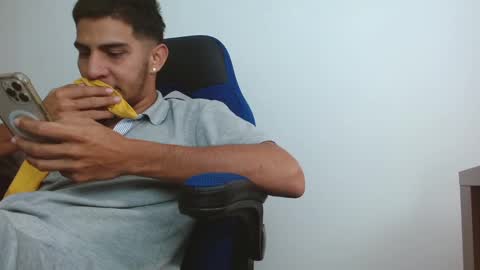 Snapshot of alejo_hot23 chatting on 02-16-25, 01:03 David online show from 02-16-25, 01:03