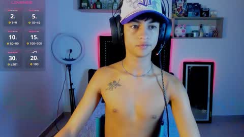 Snapshot of alejoo_storms chatting on 11-15-25, 07:49 alejo online show from 11-15-25, 07:49