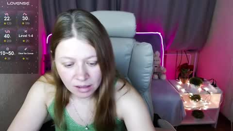 Snapshot of alekasamui chatting on 12-13-24, 03:38 Aleksa online show from 12-13-24, 03:38