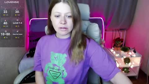 Snapshot of alekasamui chatting on 12-16-24, 12:26 Aleksa online show from 12-16-24, 12:26