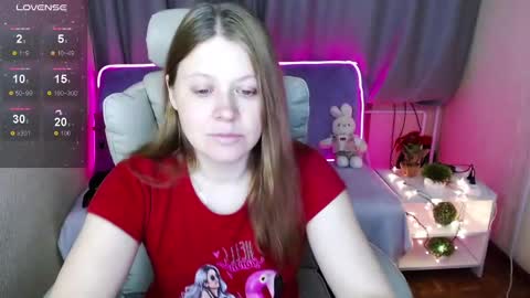 Snapshot of alekasamui chatting on 12-21-24, 02:09 Aleksa online show from 12-21-24, 02:09