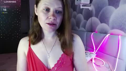 Snapshot of alekasamui chatting on 09-15-25, 09:26 Aleksa online show from 09-15-25, 09:26