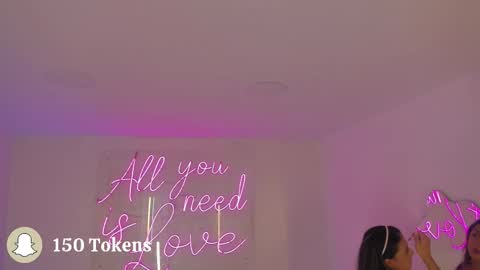 Snapshot of aleksandra_miller chatting on 12-18-25, 12:22 Aleksandra online show from 12-18-25, 12:22