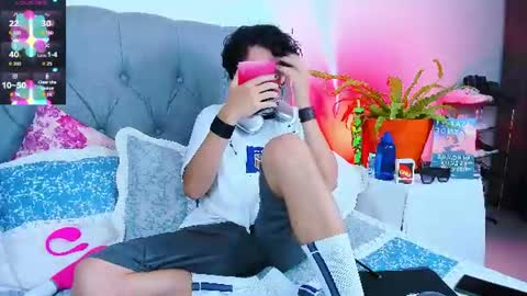 Snapshot of aleme_00 chatting on 07-25-26, 10:40 Alem online show from 07-25-26, 10:40