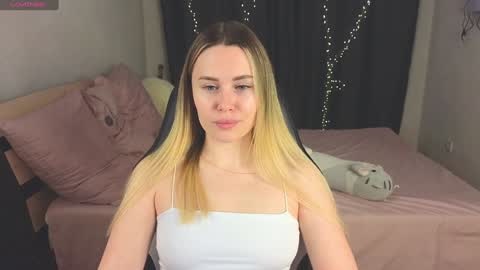 Snapshot of alena_hot_sex chatting on 01-15-25, 02:24 Alena online show from 01-15-25, 02:24