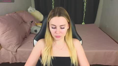 Snapshot of alena_hot_sex chatting on 02-11-25, 04:24 Alena online show from 02-11-25, 04:24