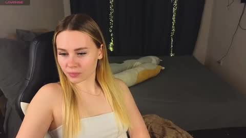 Snapshot of alena_hot_sex chatting on 02-13-25, 03:14 Alena online show from 02-13-25, 03:14