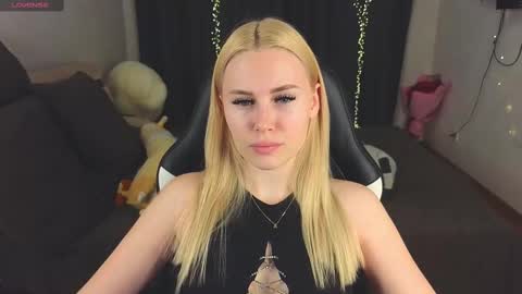 Snapshot of alena_hot_sex chatting on 02-20-25, 01:51 Alena online show from 02-20-25, 01:51