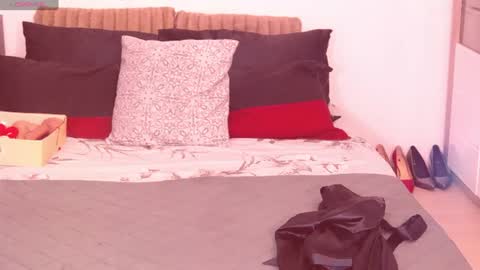 Snapshot of alenni chatting on 07-21-26, 02:58 Alenni online show from 07-21-26, 02:58