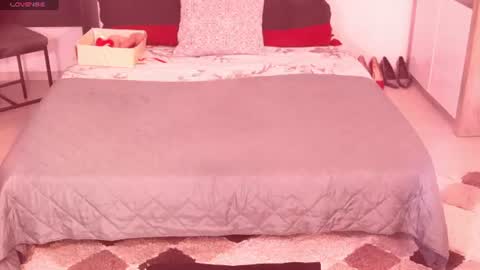 Snapshot of alenni chatting on 07-22-26, 02:58 Alenni online show from 07-22-26, 02:58