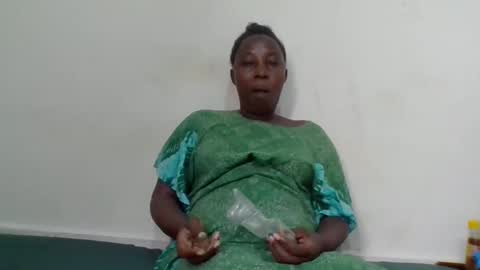 Noreen Kennth and Emilly online show from 02-12-25, 11:40