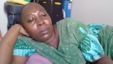 Noreen Kennth and Emilly online show from 09-26-25, 07:34