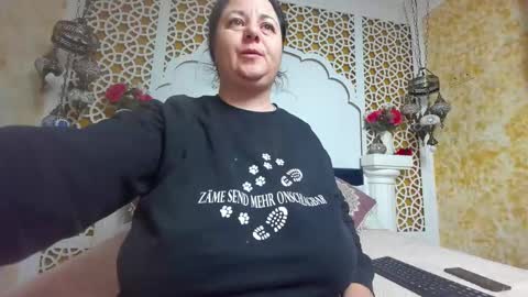 Snapshot of alesha_arabian_ chatting on 12-15-25, 05:12 alesha_arabian_ online show from 12-15-25, 05:12