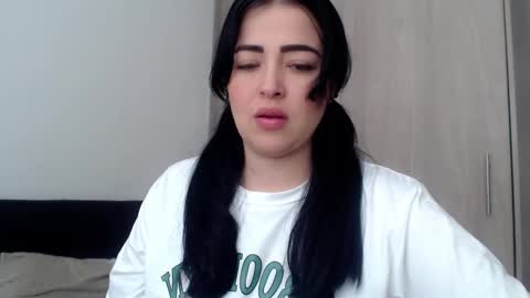 Snapshot of aleska__bell chatting on 02-18-25, 02:59 Aleska online show from 02-18-25, 02:59