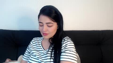 Snapshot of aleska__bell chatting on 02-20-25, 03:41 Aleska online show from 02-20-25, 03:41
