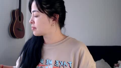 Snapshot of aleska_bell69 chatting on 05-22-26, 04:45 Aleska online show from 05-22-26, 04:45
