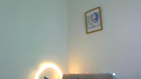 QUEEN OFF MILk  IM BACK  15 NOV online show from 05-23-26, 10:25