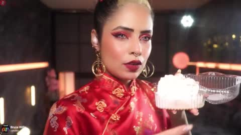 Alessa Goreng online show from 11-30-25, 07:56